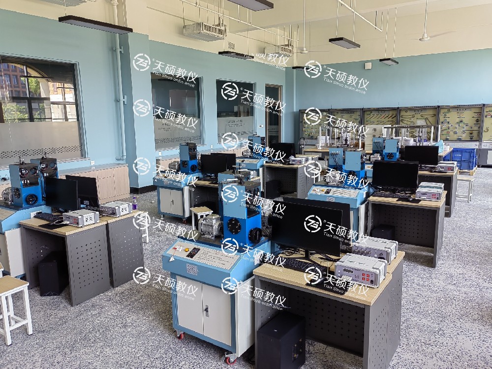 中原科技學(xué)院新校區(qū)理工學(xué)部實驗室建設(shè)項目 順利安裝、調(diào)試、培訓(xùn)、驗收通過